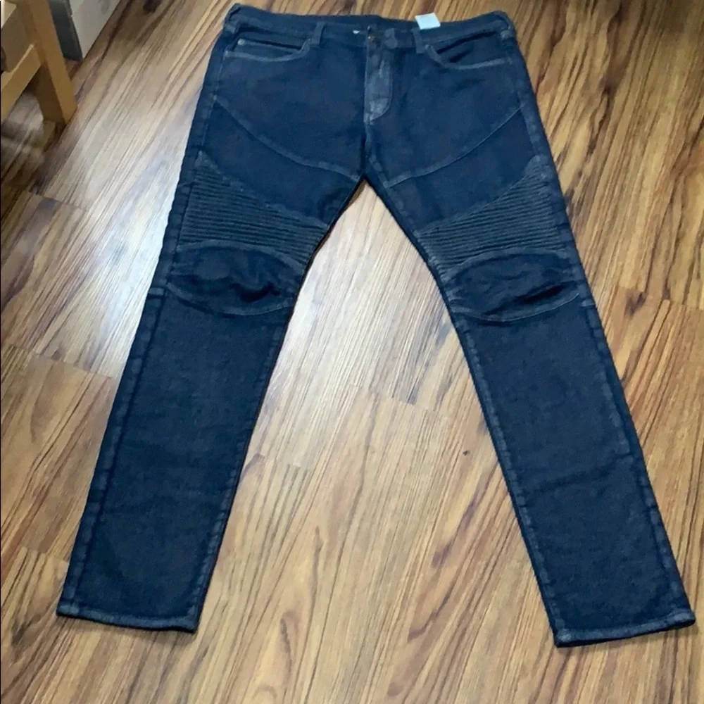 True Religion “Rocco” Relaxed Skinny Men (34)